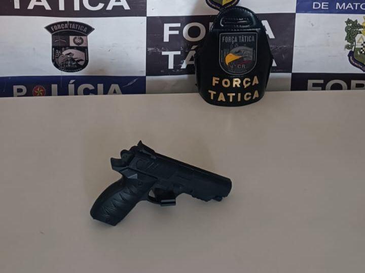 Homem é Detido por Ameaçar População com Simulacro de Arma