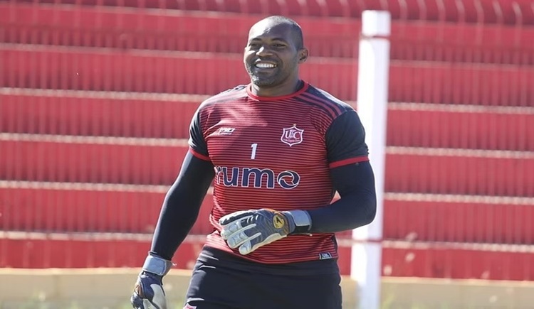 Ex-Goleiro Neneca Morre Após Complicações de Infarto